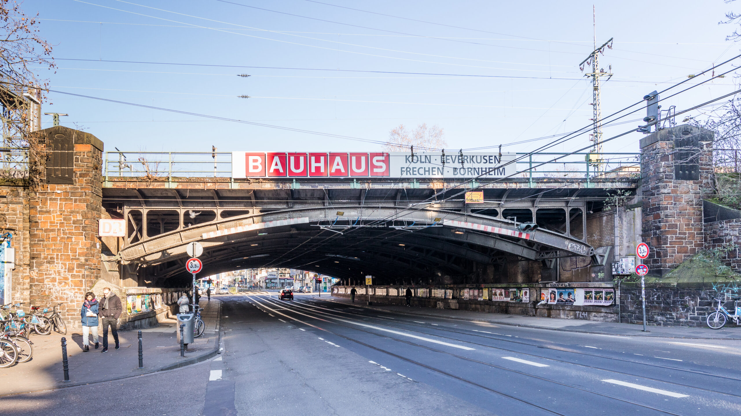 Eisenbahnbrücke über die Luxemburger Straße in Köln Raimond Spekking / CC BY-SA 4.0 (via Wikimedia Commons)